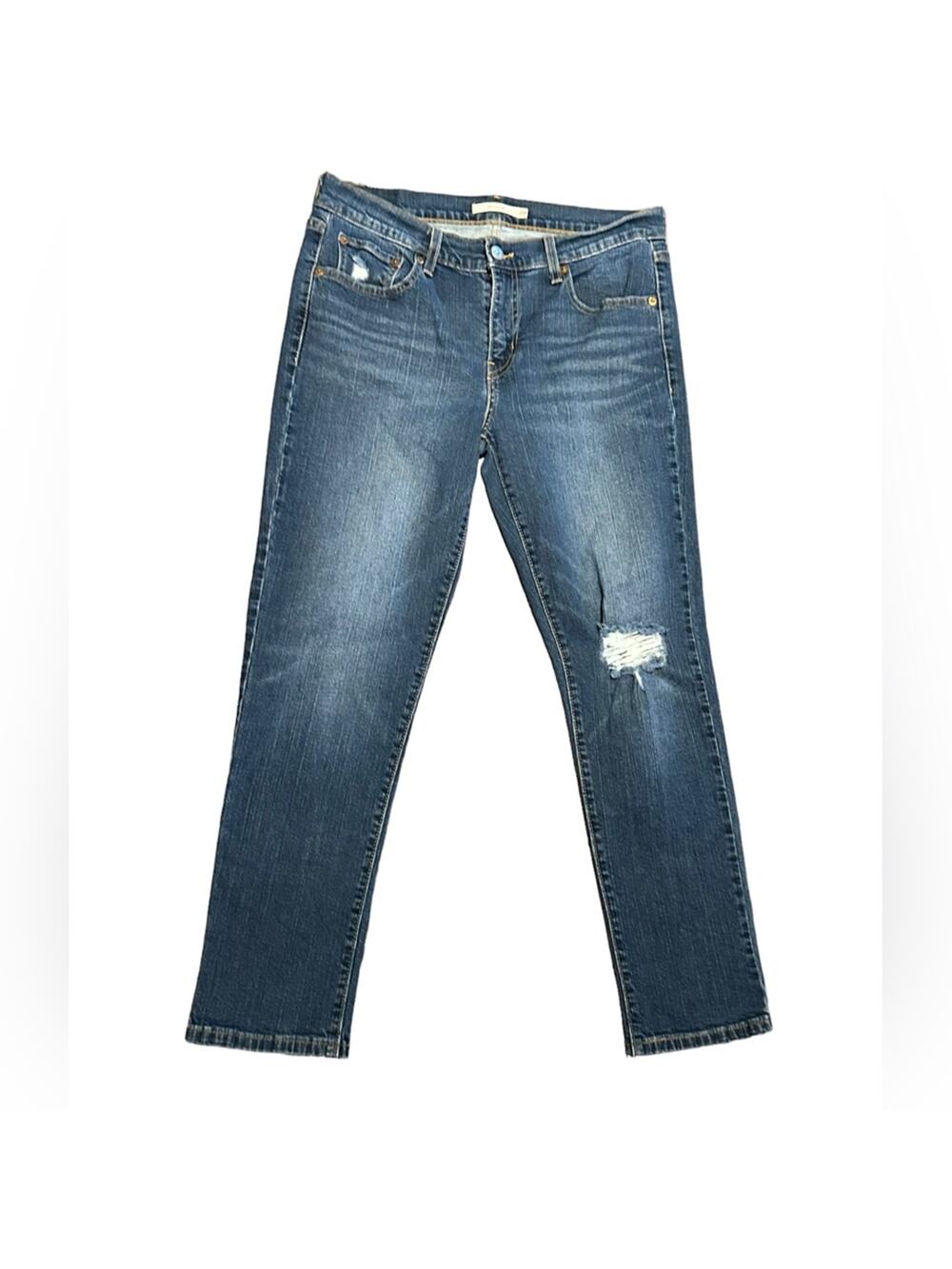 Levi’s Boyfriend Jeans in a Womens Size 28 x 26 Lightly Distressed Jeans
